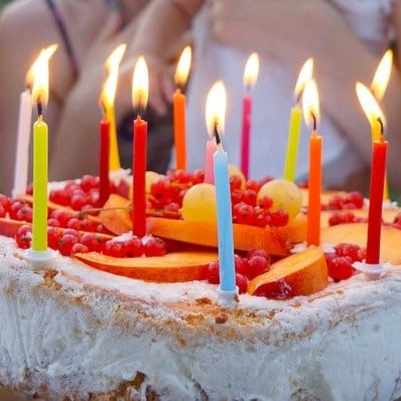 Le Dico des Rêves : Que signifie rêver d’anniversaire ?