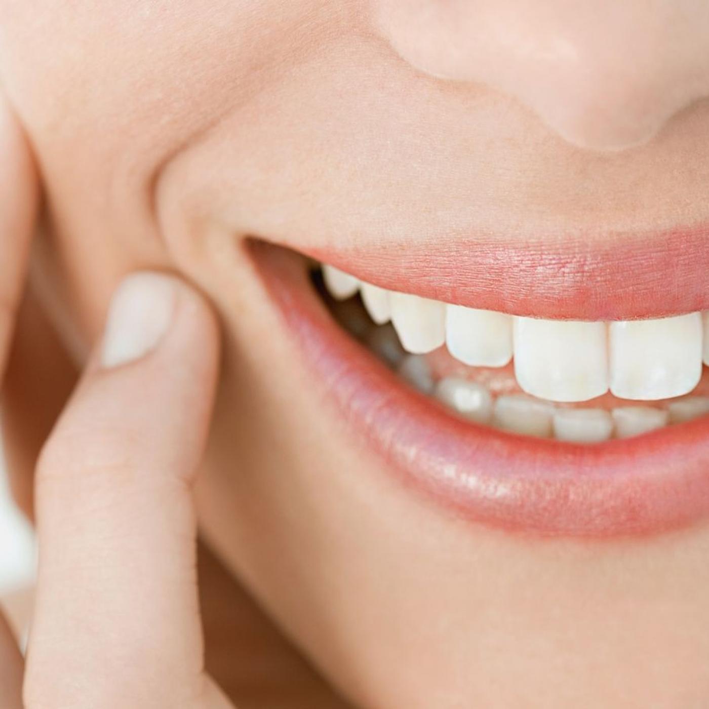 Le Dico des Rêves : Que signifie rêver de dents ?
