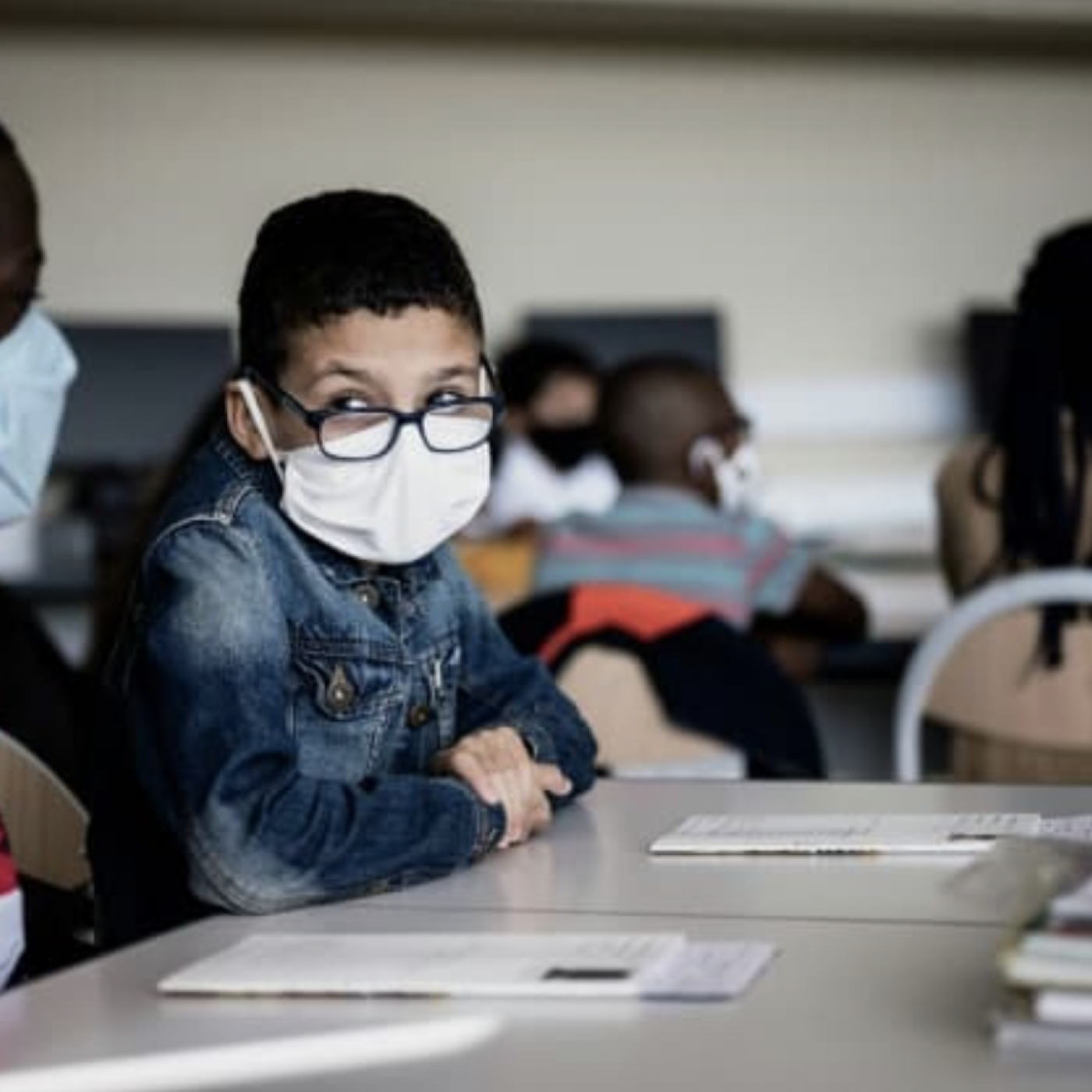 AUTOTESTS, ATTESTATION… LES DÉTAILS DU NOUVEAU PROTOCOLE SANITAIRE DANS LES ÉCOLES