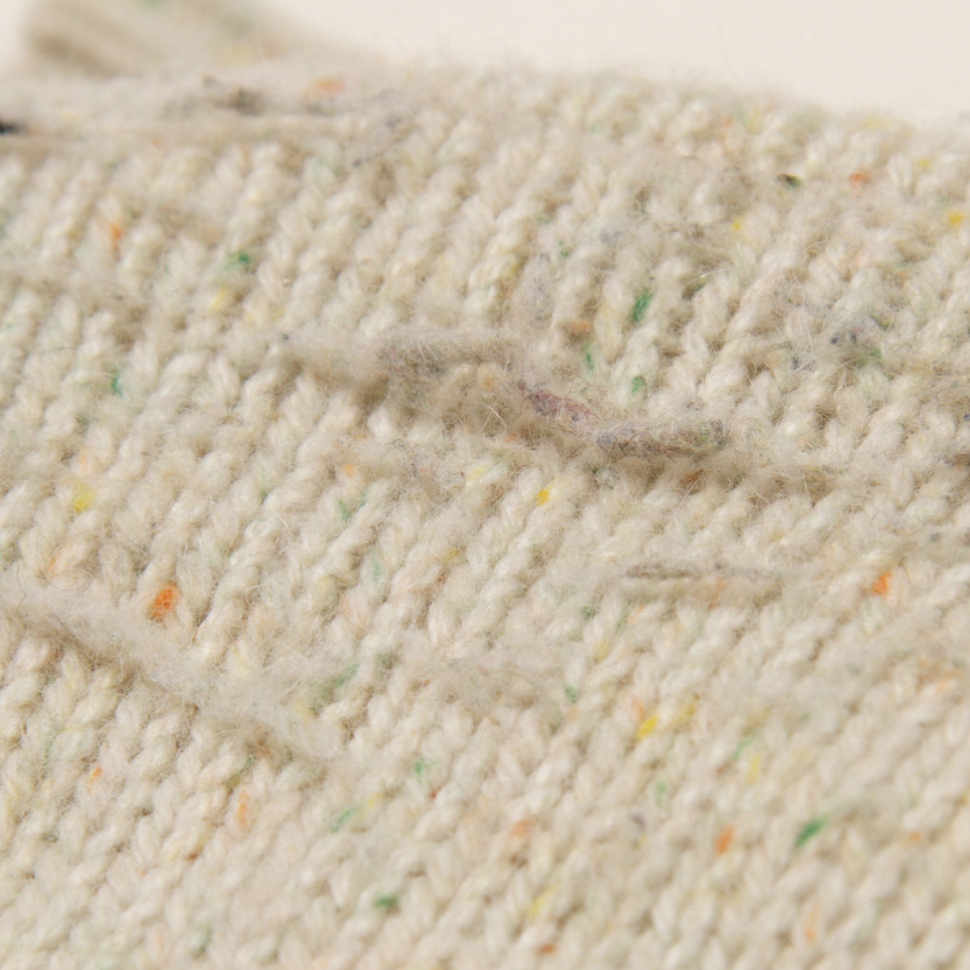 LE JOURNAL DES BONNES NOUVELLES : COMMENT RETIRER LES PETITES BOULOCHES D’UN PULL ?
