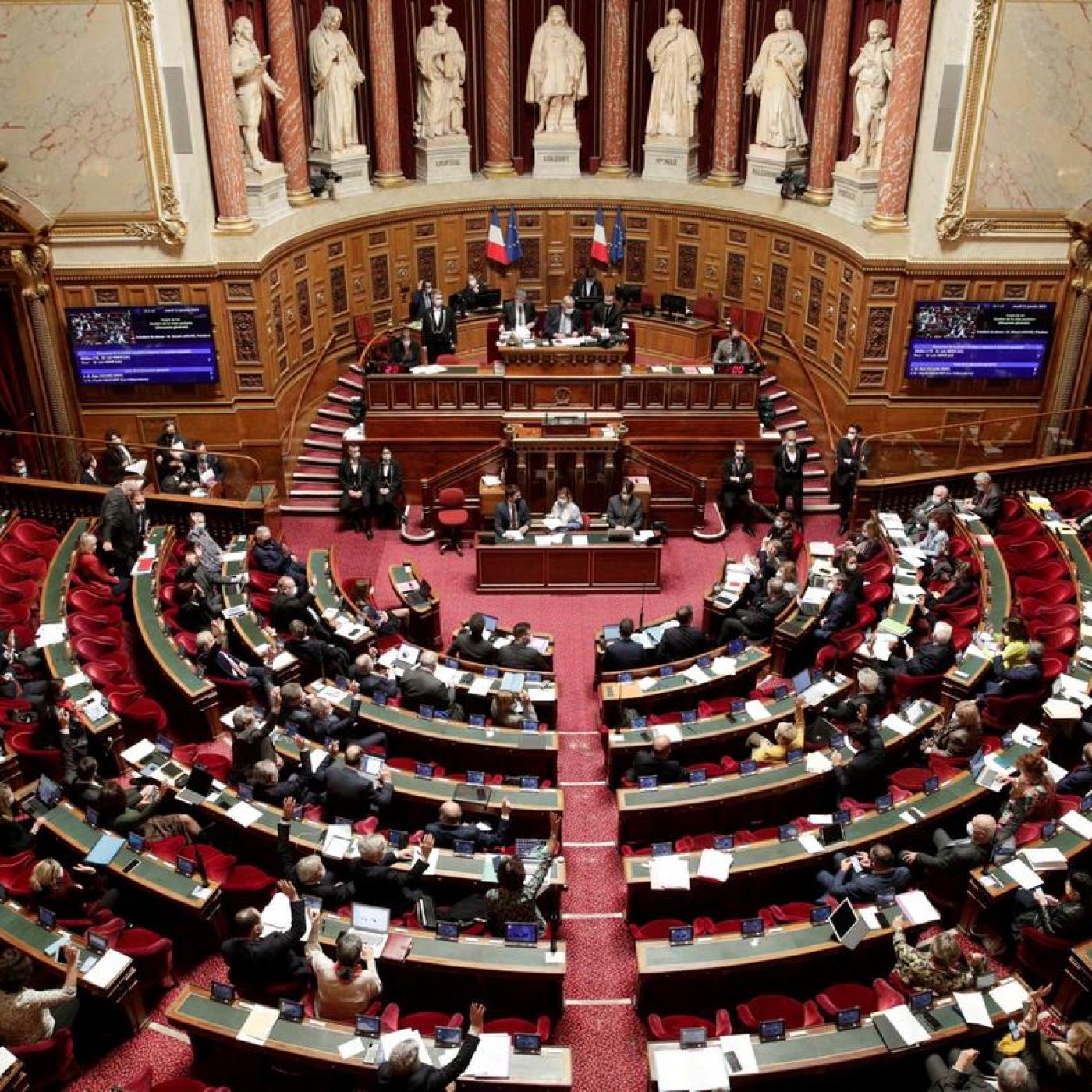 Vers une bataille au Sénat sur les lanceurs d’alerte