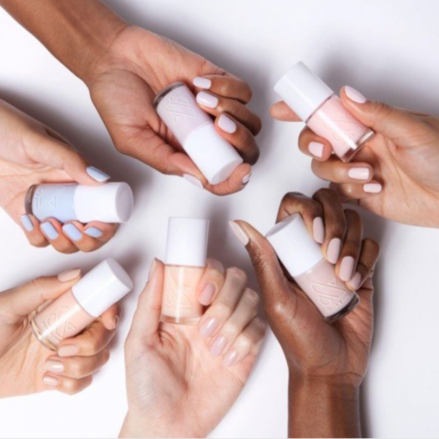 Le Journal des Bonnes Nouvelles : La couleur de vernis qui va rajeunir vos mains !