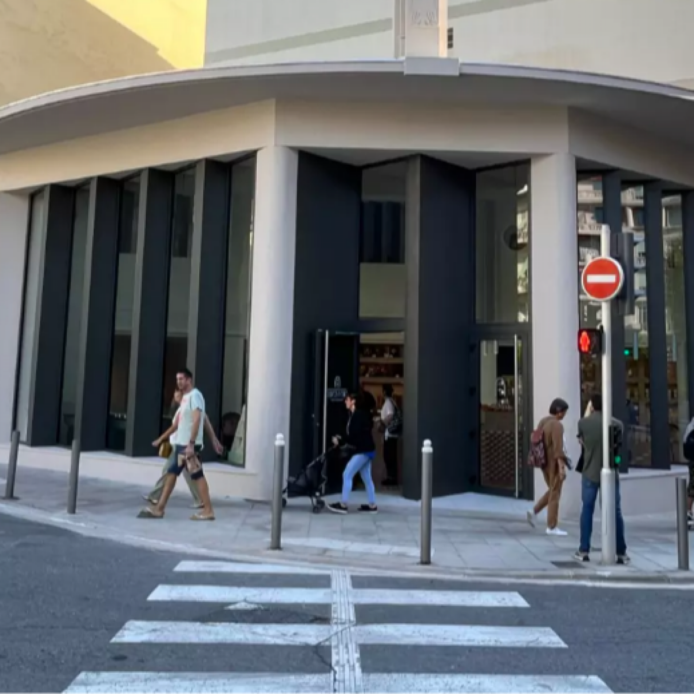 L’épicerie « Les Petits Marchands » a ouvert ses portes place Max Barrel à Nice